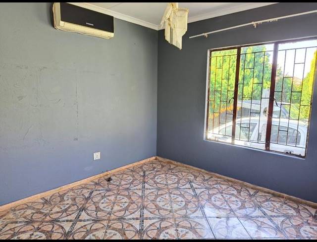 3 BEDROOM HOUSE FOR SALE IN TLHABANE WEST